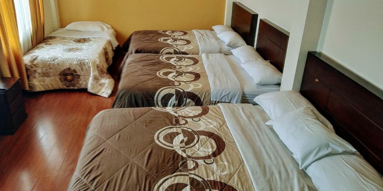 Hostal El Roble Кито Екстериор снимка
